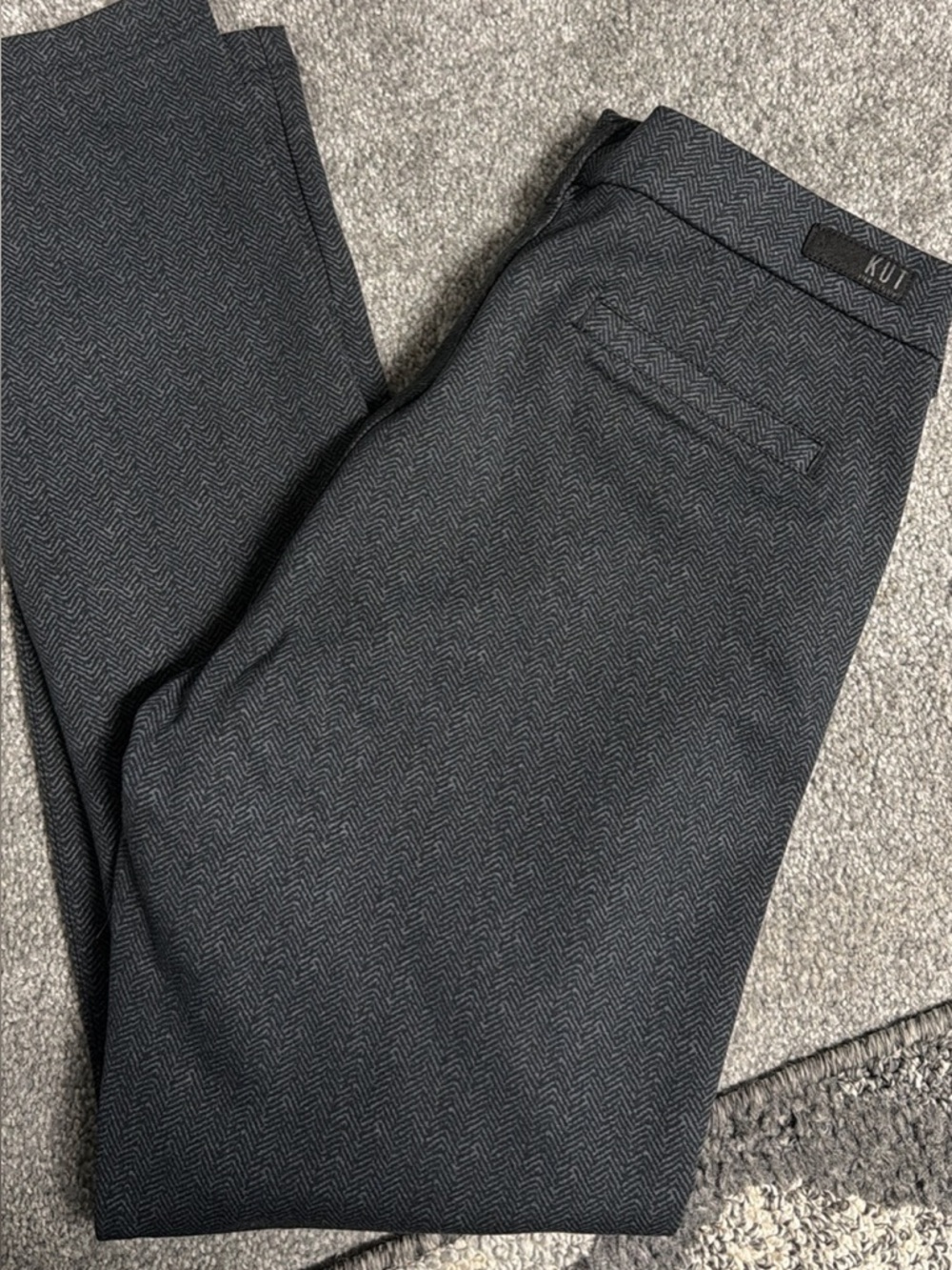 Kut from the Kloth Women’s Skinny Jeans in Charcoal Herringbone